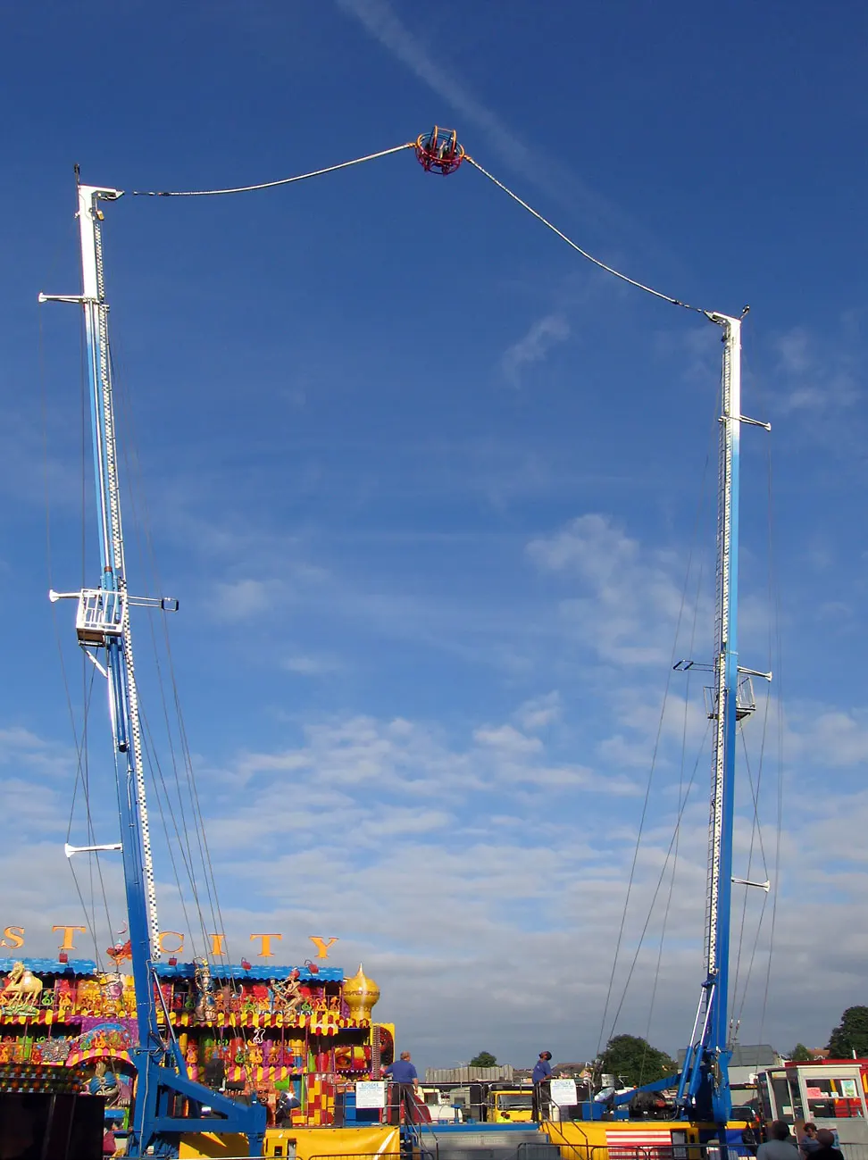 reverse bungee amusement park attraction launching patrons in the air